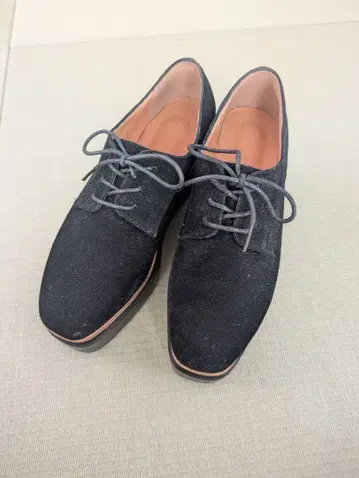 블랙 스웨이드 통굽 신발 사이즈 24.0