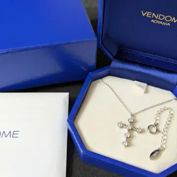 VENDOME 아오야마 플라티나 다이아 크로스 목걸이