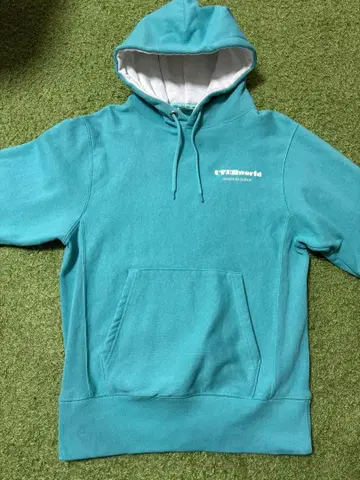 터콰이즈 후드 부착 후드티 UVER world