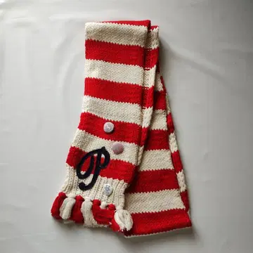 빨간색과 화이트 스트라이프 니트 머플러