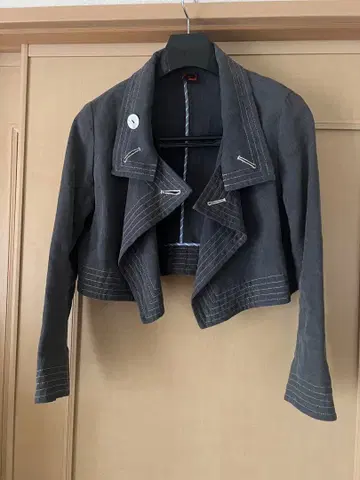 P 다크 그레이 숏 자켓