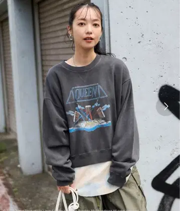 프릭스스토어 퀸 맨투맨