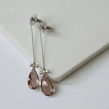 SWAROVSKI 핑크 드롭 체인 귀걸이 박스 포함 리본 흔들림