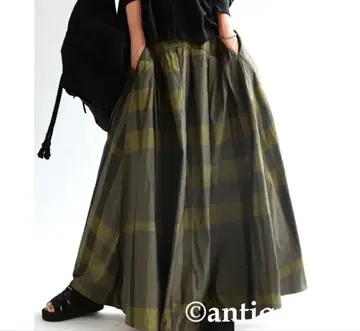 antiqua 체크 무늬 플레어 스커트 카키 완판템