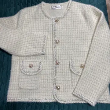 미사용 새상품 ) Giumi 화이트 노카라 자켓