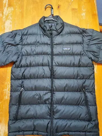 Patagonia 블랙 다운 스웨터 남성용 S