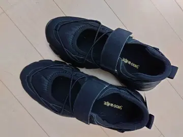 새상품 월드 멜리 제인 스니커즈 23.5cm