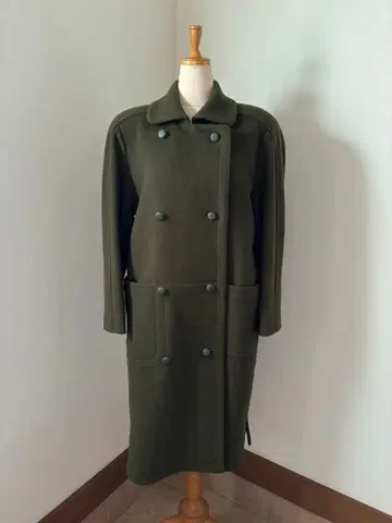 올리브 그린 더블 브레스트 롱 코트