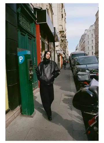 오버 사이즈 후드 부착 가죽 자켓