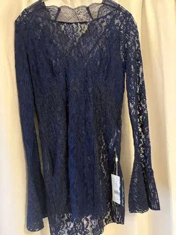 Ameri Vintage combination lace top