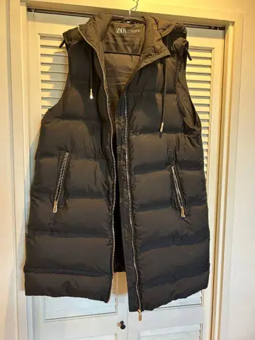 ZARA 후드 부착 블랙 다운 베스트 L