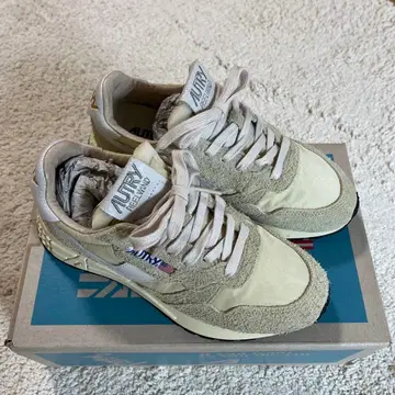 AUTRY REELWIND LOW WOM 37 화이트/베이지