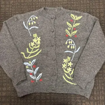 꽃무늬 자수 그레이 니트 가디건