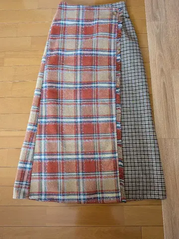 안트게이지 체크 무늬 롱 스커트