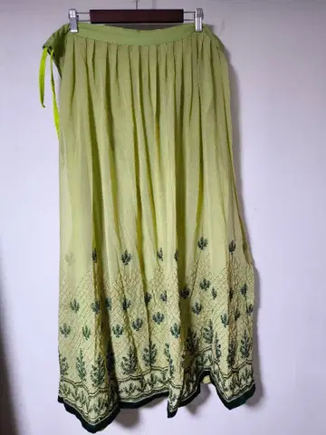 [ 25-N-23-3 ] 라이트 그린 플레어 스커트