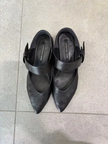 라보키고시 웍스 스트랩 펌프스 RABOKIGOSHI works