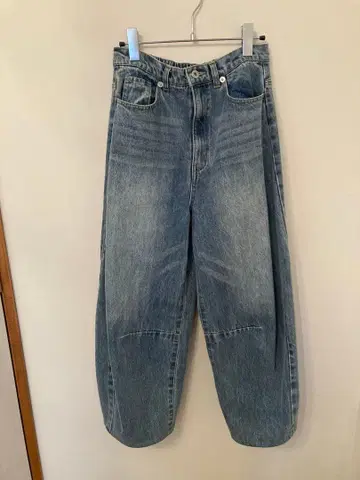 라이트 블루 와이드 레그 데님