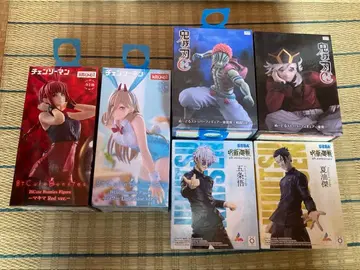 라운드원 귀멸의 칼날 주술회전 체인소 맨 피규어 묶음 판매