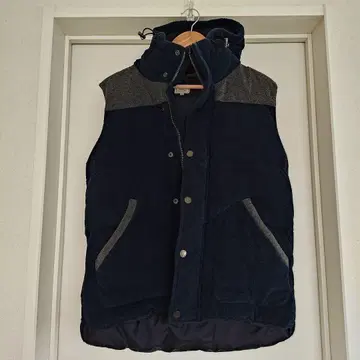 그린 레이블 릴랙싱 후드 부착 다운 베스트 L 사이즈