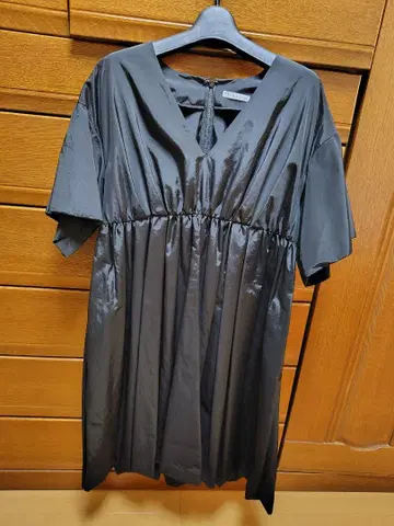 블랙 반팔 A라인 원피스