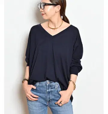 뮤즈 두지엠 클라세 V넥 니트 풀오버