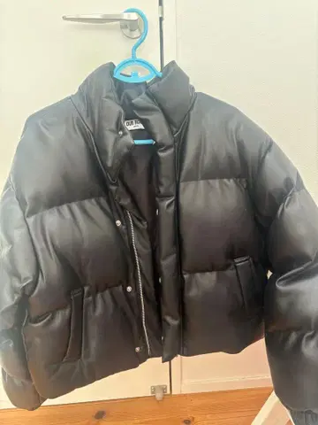 한국 OURROOM DRESS 다운 숏 기장 아우터 블랙