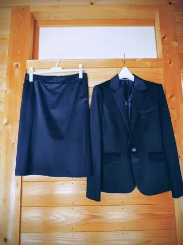 네이비 스트라이프 수트 vivi