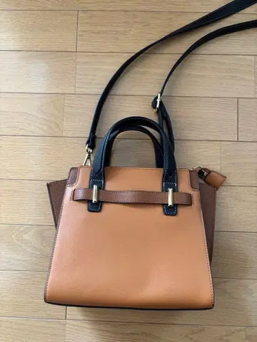 인디비 INDIVI 숄더백 미사용 새상품