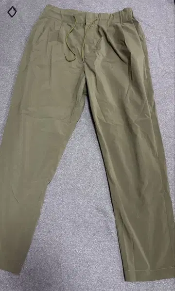 헬리 한센 올리브 이지 팬츠 M