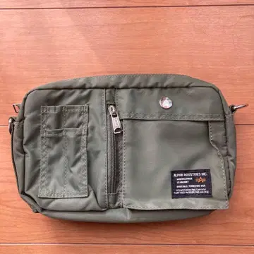 하자품 ALPHA INDUSTRIES 올리브 그린 숄더백