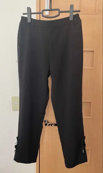 &LOVE 행복 반짝 리본의 스타일리시 팬츠