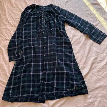 네이비 계열 체크 긴팔 원피스