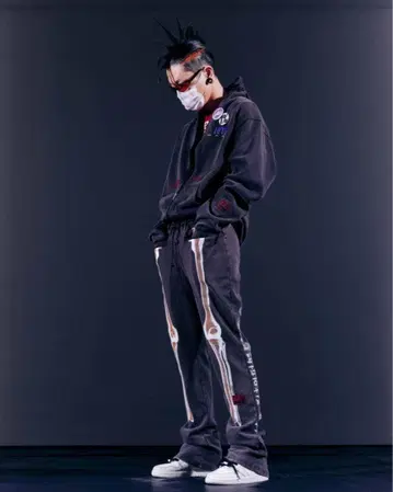 99%IS We Are The Future 지퍼 후드티