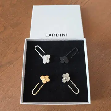 미사용 새상품 [LARDINI/라르디니] 부토니에르 4세트