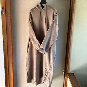 Samansa Mos2 blue 후드 부착 롱 원피스 베이지