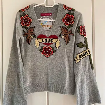 삭스 피프스 애비뉴 스웨터