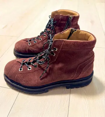 적갈색 스웨이드 하이컷 부츠