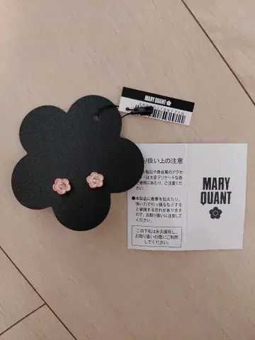 MARY QUANT 귀걸이