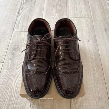 다크 브라운 가죽 윙팁 슈즈