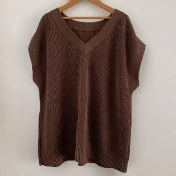 Mila Owen 브라운 니트 V넥 베스트