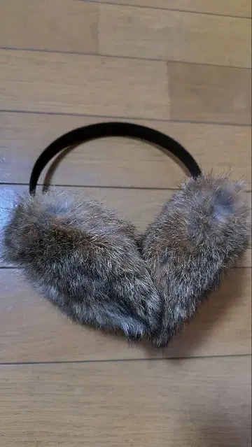 새상품 브라운 계열 퍼 귀도리