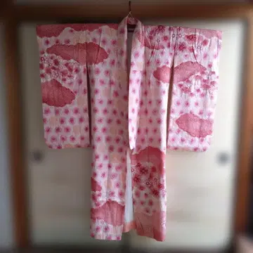 총무늬 후리소데 꽃무늬 구름 무늬 핑크 계열