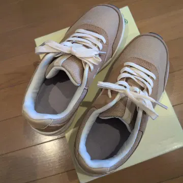 호킨스 베이지 H 로고 스니커즈 23.5cm