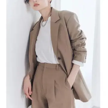 [새상품급] MURUA 24AW 쉐이프 허리 오버 자켓 베이지