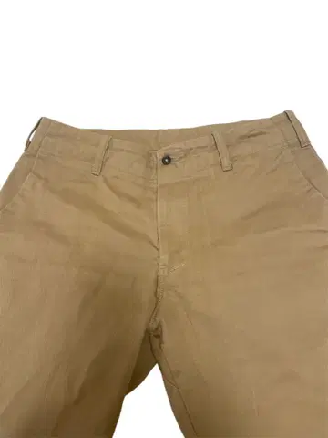 베이지 스트레이트 치노 팬츠