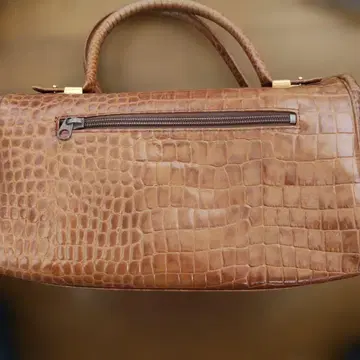 브라운 가죽 크로커다일 패턴 핸드백