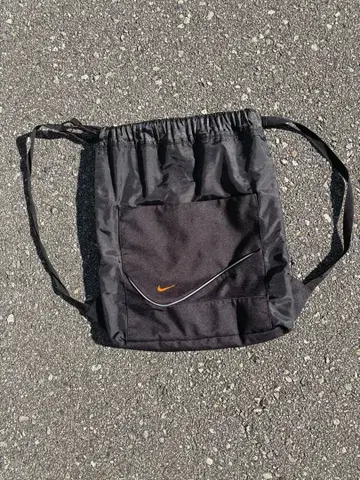 Nike 냅색 90s 은색 택