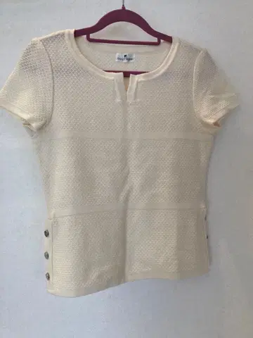 courageous 크림색 반팔 니트