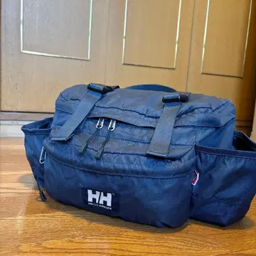 헬리 한센 네이비 바디백