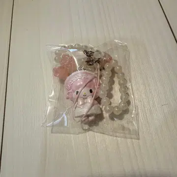 산리오 시크릿 스트랩 화이트 프릴 마론 크림